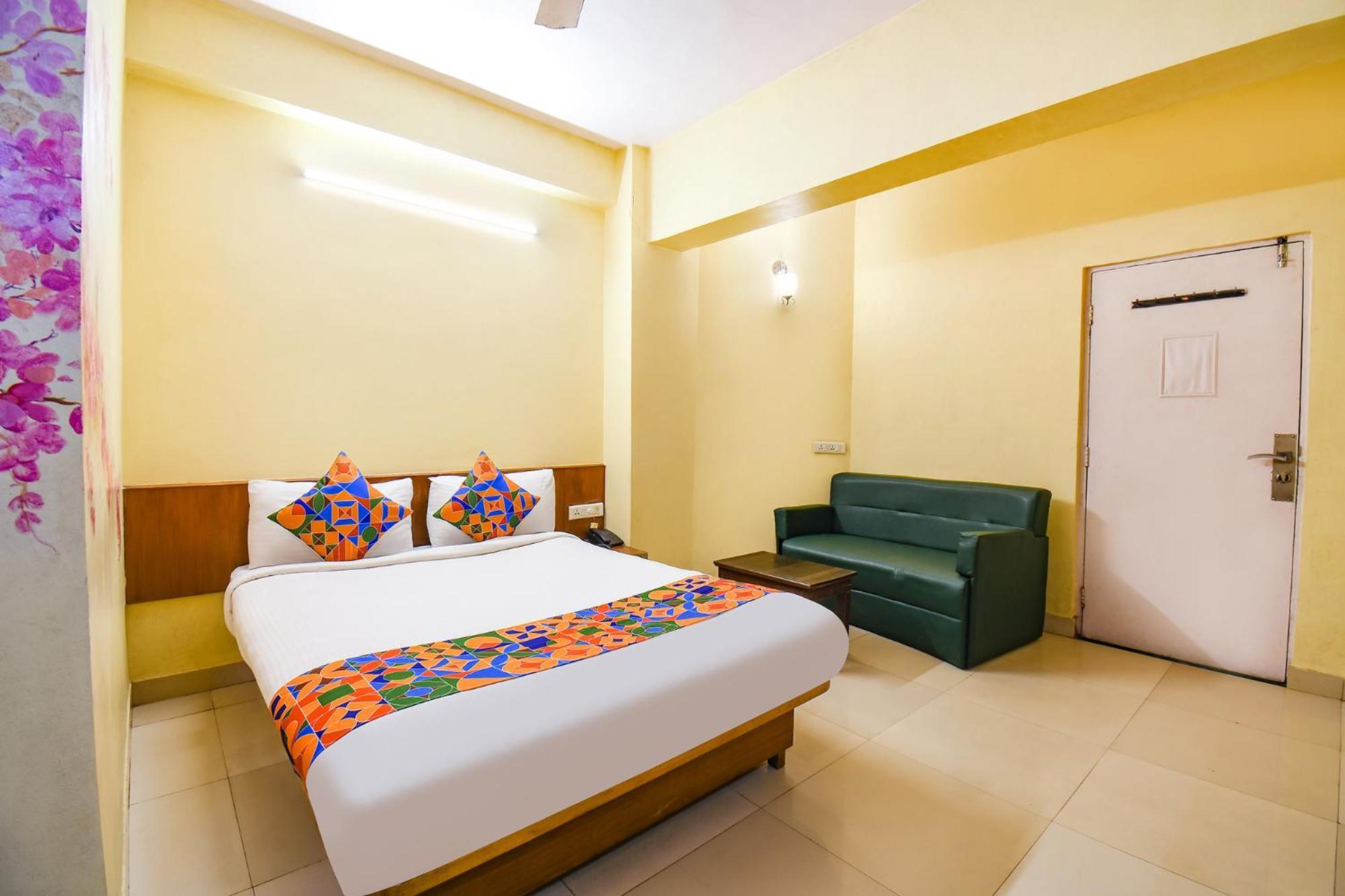 Fabhotel Prime Yash Residency - Nr Lonavala Railway Station Exterior photo
